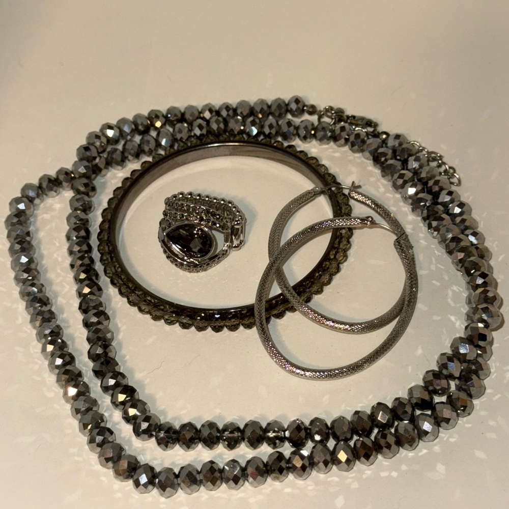 Silver Tone Jewelry Set